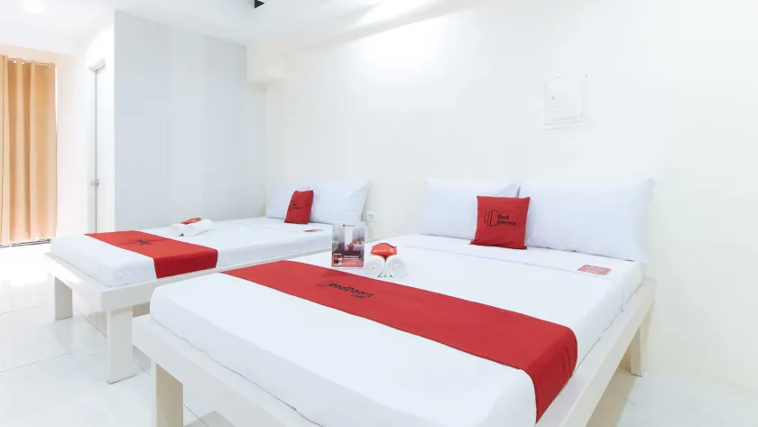 RedDoorz at DBuilders Rooms Lower Bicutan - Image 1