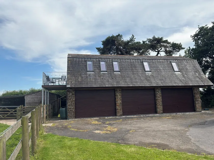 Hayes Lodge Coach House - Image 1