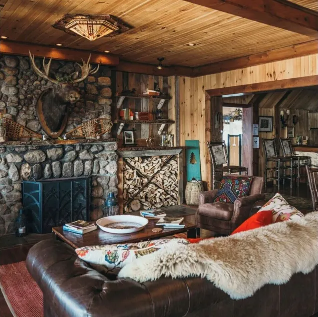 Great Pines - Lobby