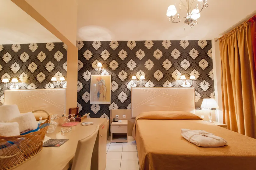 Krikonis Hotel - Image 1