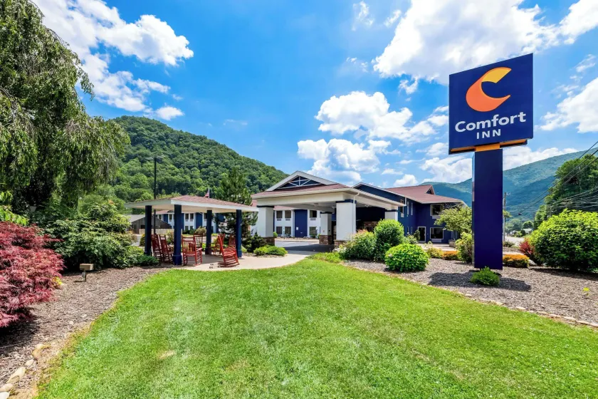 Comfort Inn near Great Smoky Mountain National Park - Image 1