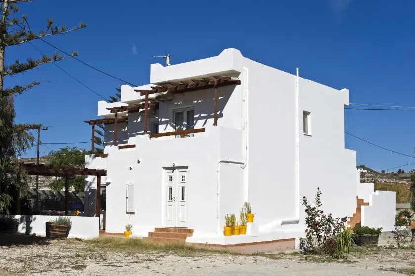 Tsakanos Apartments - Image 1
