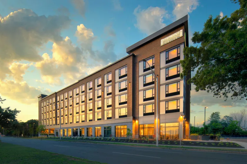 Holiday Inn Express - Boston Logan Airport - Revere by IHG - Image 1