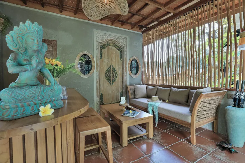 Alamora Healing Escape - Hall