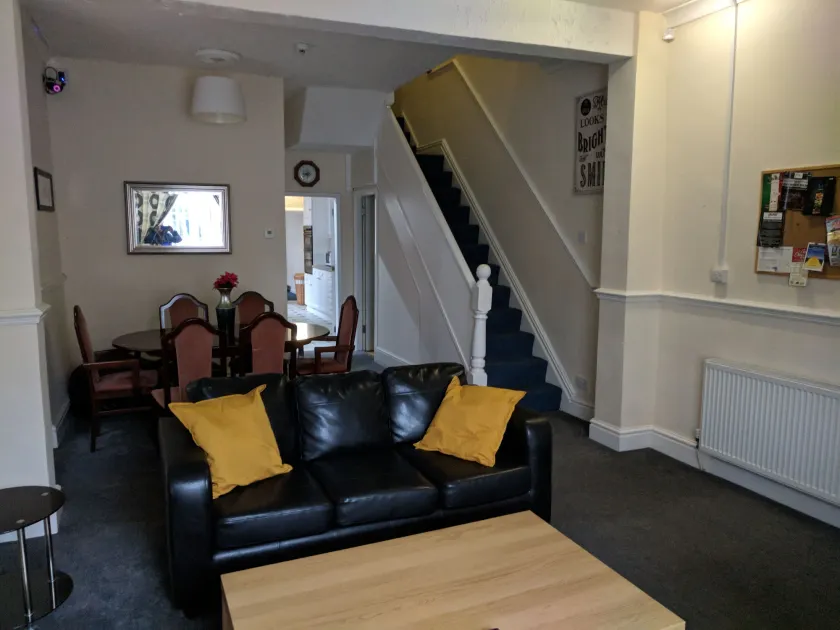 4 Bedroom House at Fern Lodge Preston Serviced Accommodation - Free WiFi & Parking - Image 1