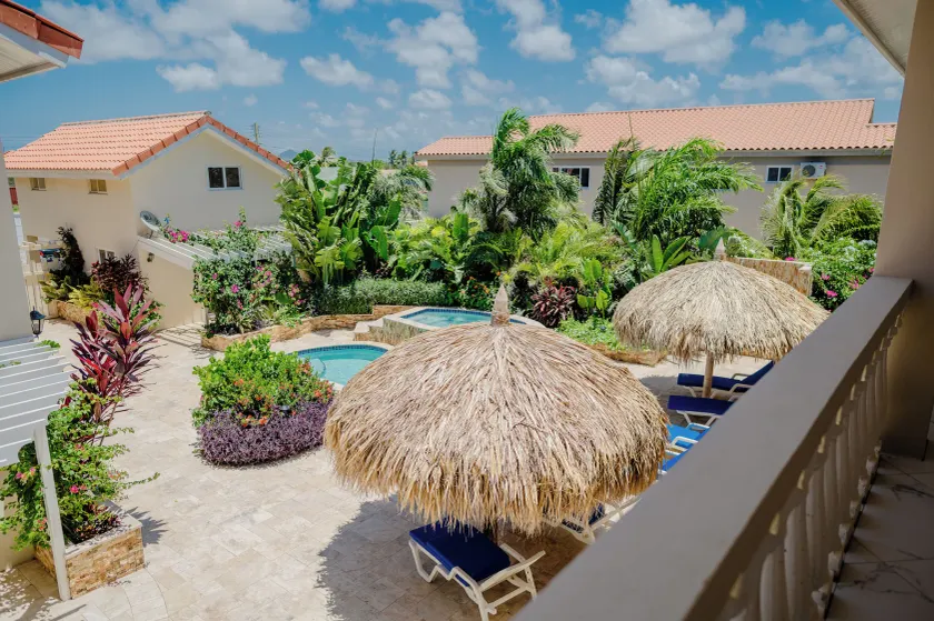Impressive 2-bedroom apartment 2km from Eagle beach - Image 1