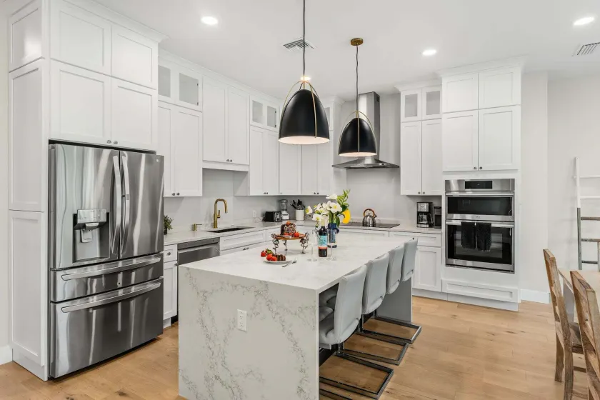 40 8th Avenue - Image 1
