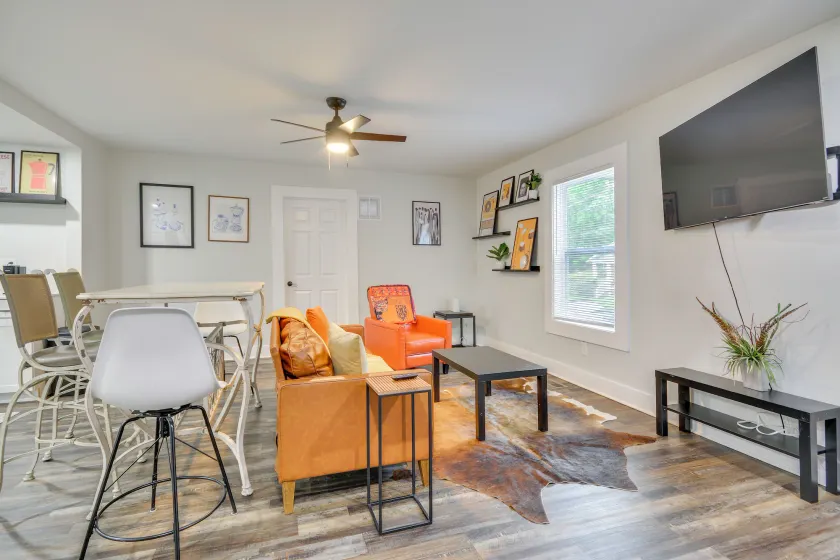 Great for Groups! Greensboro Getaway, 1 Mi to Dtwn - Image 1