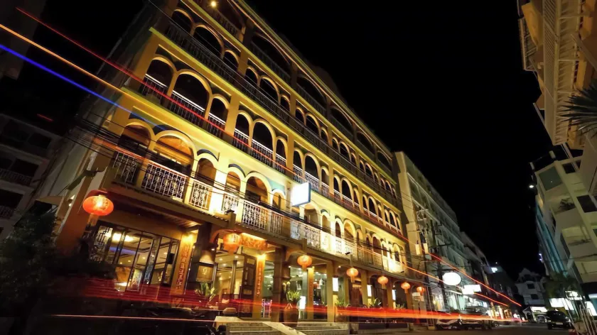 Grand Orlov Apart Hotel - Image 1