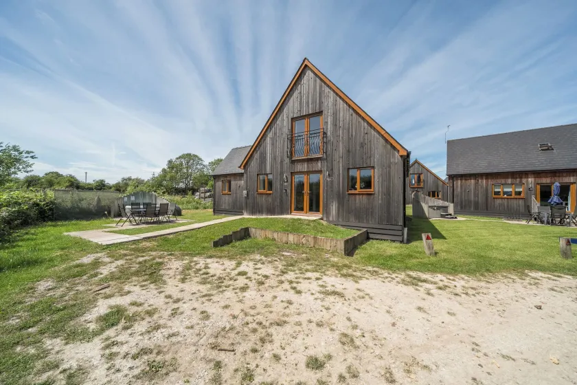 Raven Lodge - Image 1