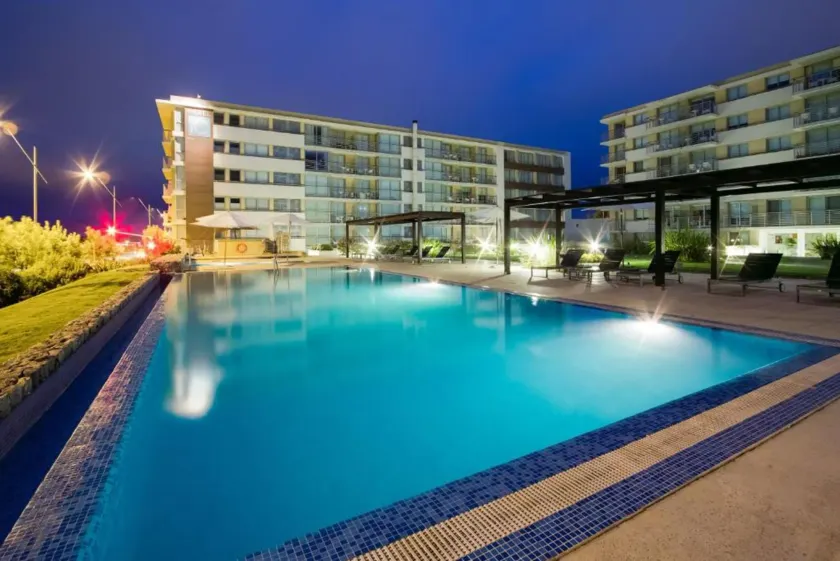 Real Colonia Hotel & Suites - Image 1
