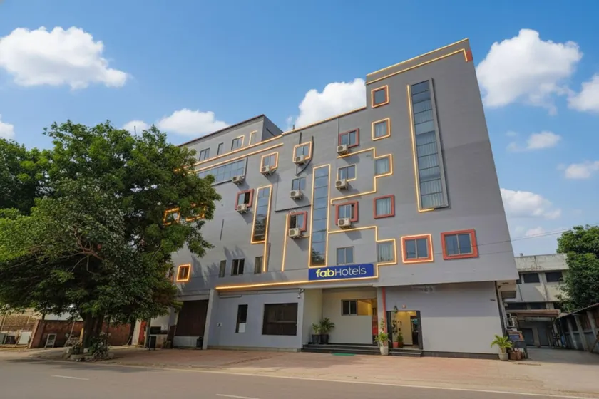 Fabhotel Rio - Image 1