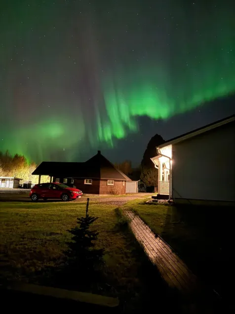 Arctic Resort Delight - Image 1