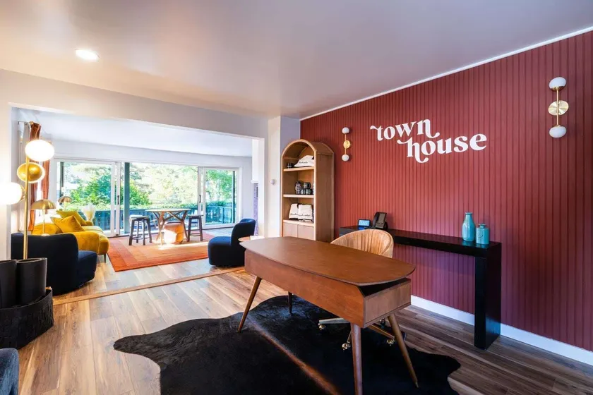 The Town House Lodge - Image 1