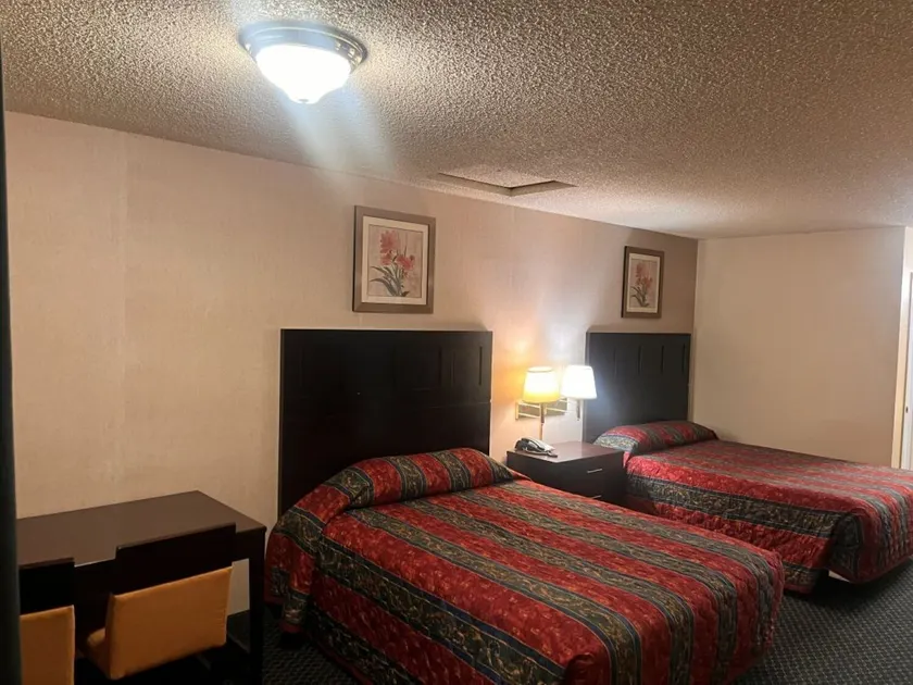 Western Inn Lakewood - Image 1