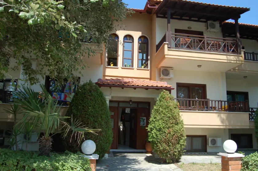 Hotel Papanikolaou - Image 1