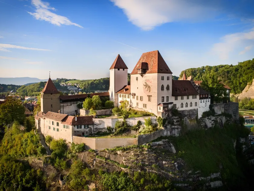 Schloss Burgdorf Youth Hostel - Image 1