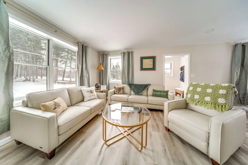 Walk to Lake: Pet-friendly Cottage in Jamestown! - Image 1