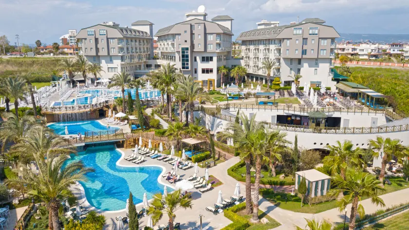 Novum Garden Side Hotel - Image 1