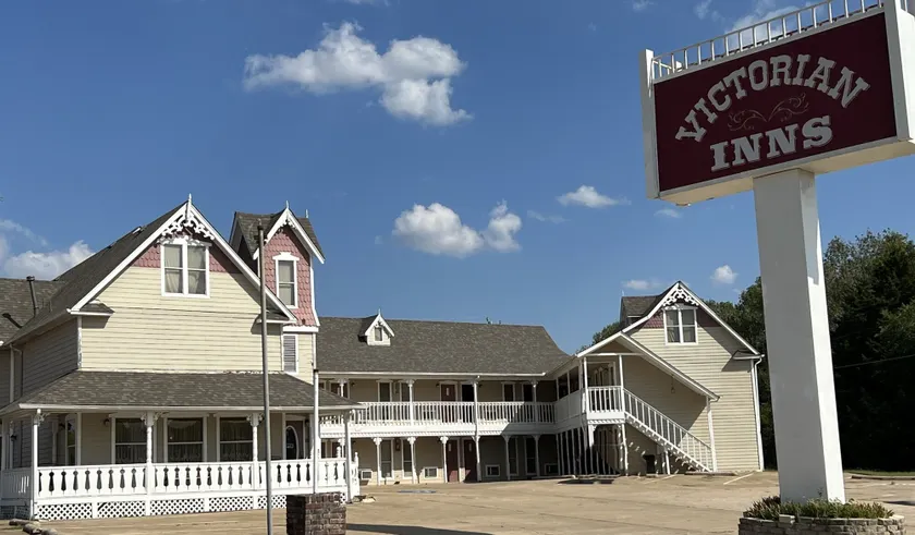 Victorian Inn - Image 1