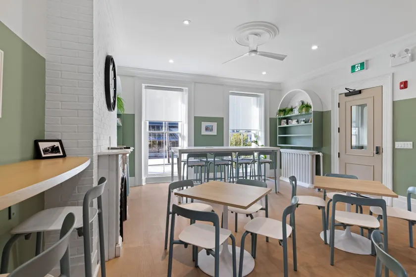 HI Halifax Heritage House Hostel - Image 1