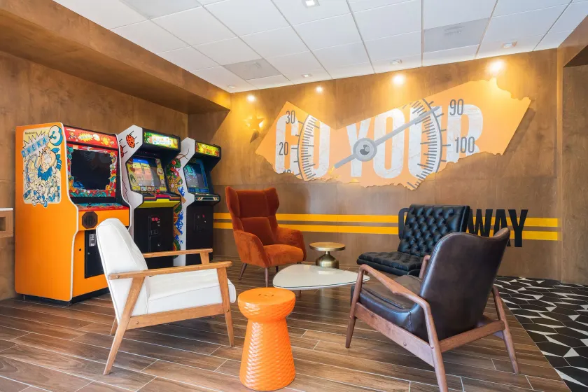Rambler Hotel - Image 1