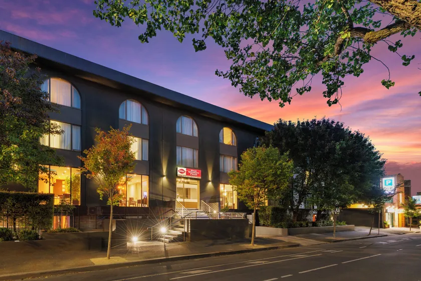 BEST WESTERN PLUS Travel Inn - Image 1