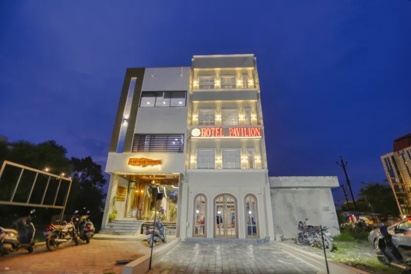 Hotel Pavilion - Image 1