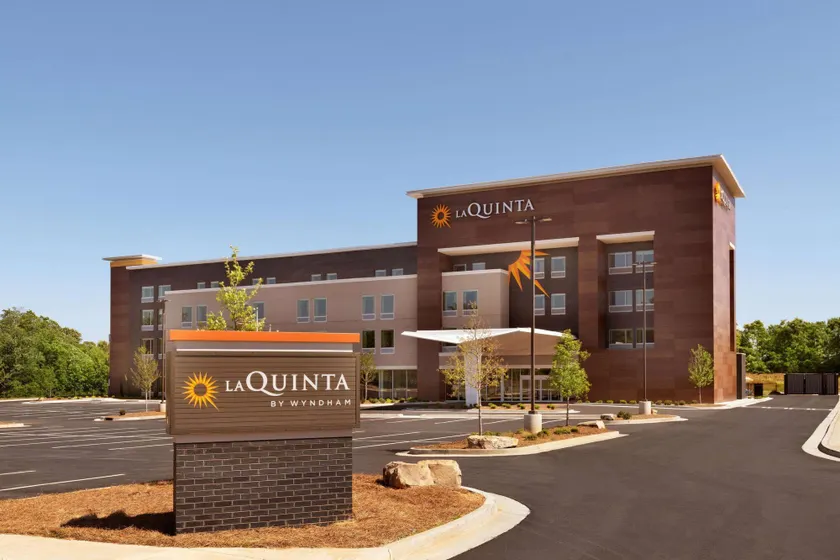 La Quinta Inn & Suites by Wyndham Braselton - Image 1