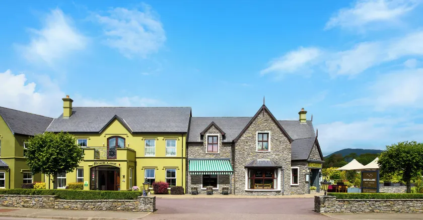 Brook Lane Hotel - Image 1