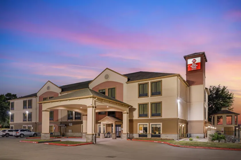 Best Western Plus North Houston Inn & Suites - Image 1