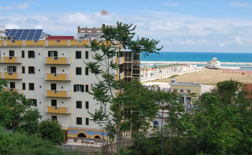 Hotel Solaria - Image 1