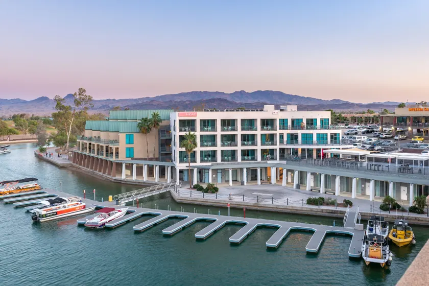 Heat Hotel - Image 1