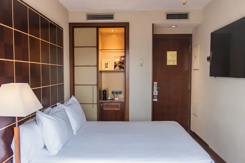 Eurostars Diana Palace - Image 1
