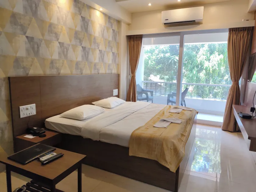 Hotel Shreyas - Image 1