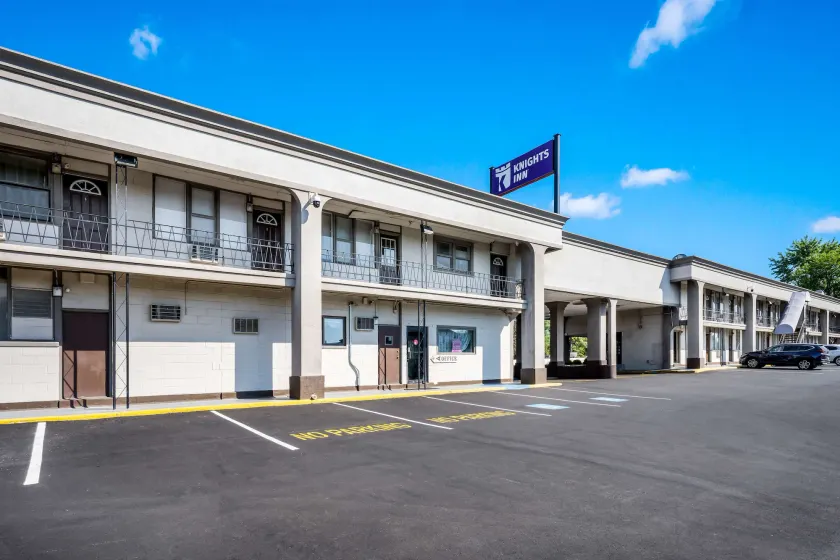 Knights Inn Trevose - Image 1