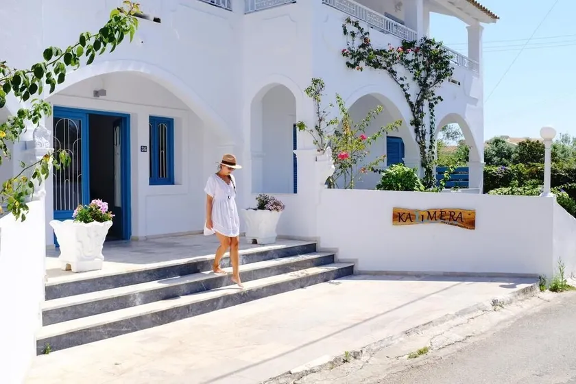Kalimera Studios and Apartments - Image 1