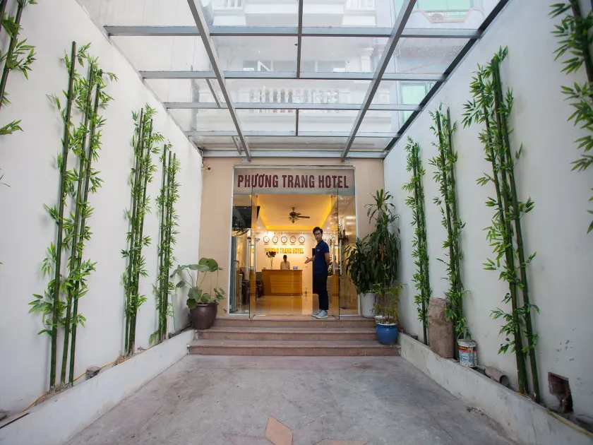 Phuong Trang Hotel - Image 1