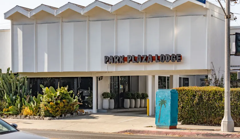 Park Plaza Lodge - Image 1