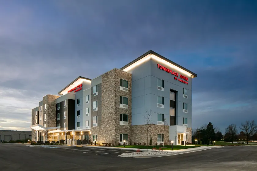 TownePlace Suites by Marriott Oconomowoc - Image 1