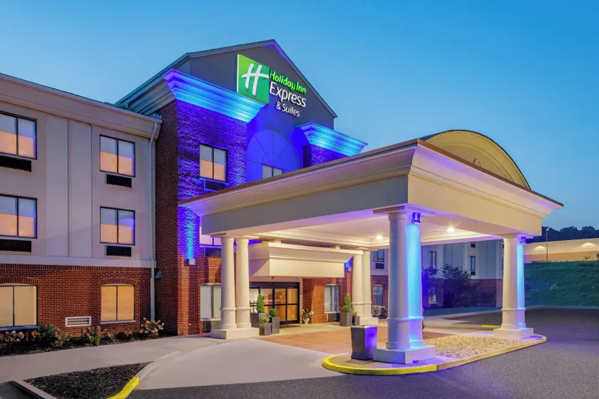 Holiday Inn Express & Suites Lancaster by IHG - Image 1