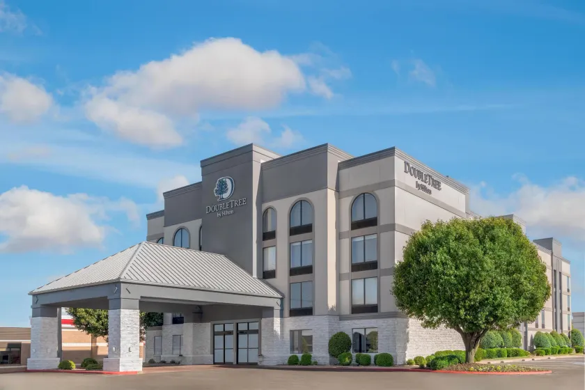 DoubleTree by Hilton Springdale - Image 1