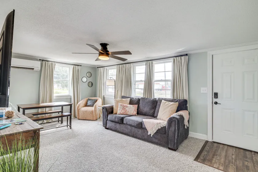 7 Mi to Beach & Ocean! Morehead City Home - Image 1