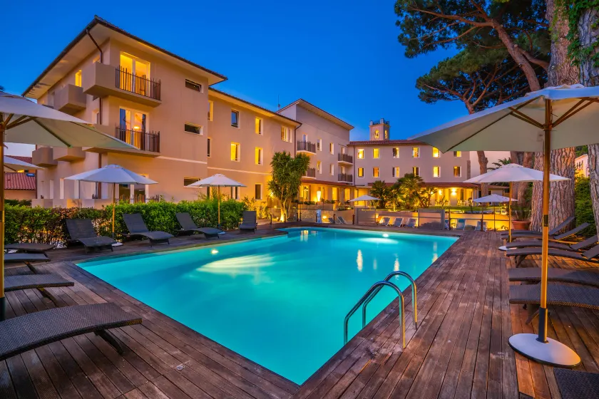 Marina Garden Hotel - Image 1