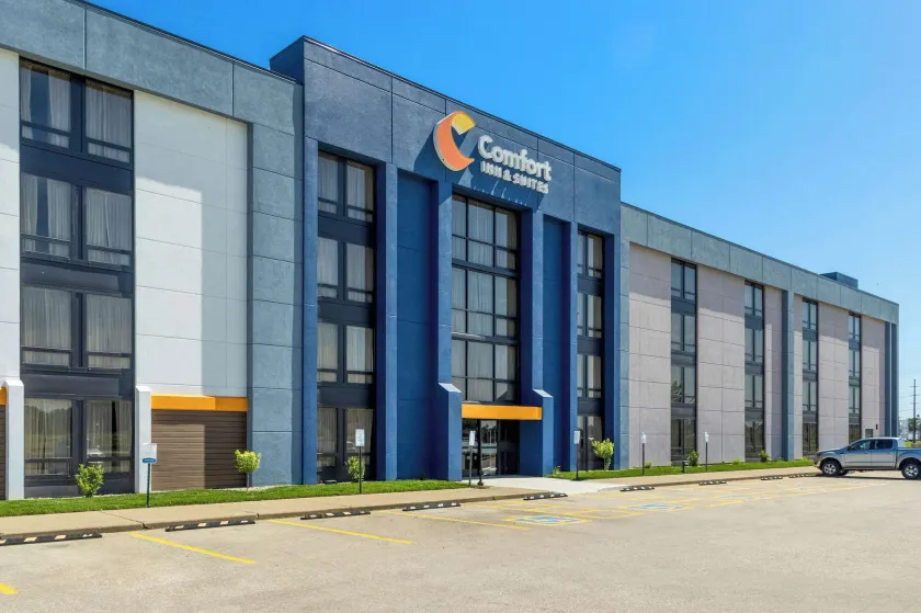 Comfort Inn & Suites Evansville Airport - Image 1