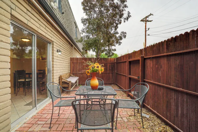 Cozy El Paso Condo w/ Patio ~ 7 Mi to Dtwn! - Interiör