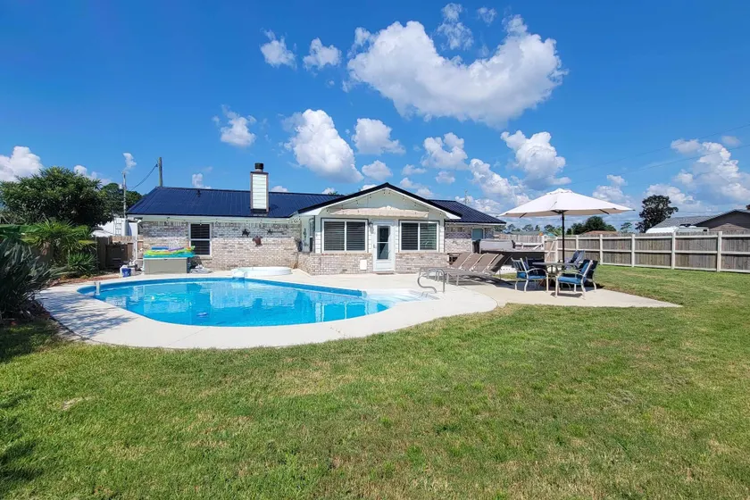 Welcoming Pensacola Home w/ Spacious Yard! - Image 1