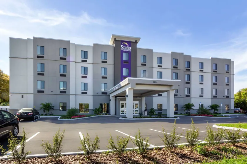 Sleep Inn & Suites Tampa South - Image 1