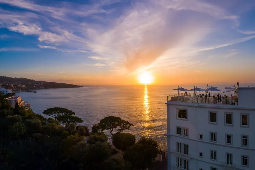 Hotel Mediterraneo Sorrento - Image 1