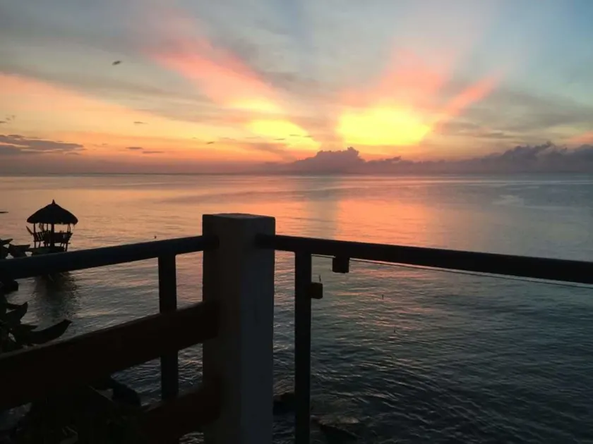 La Bella Beach House Cebu - Image 1
